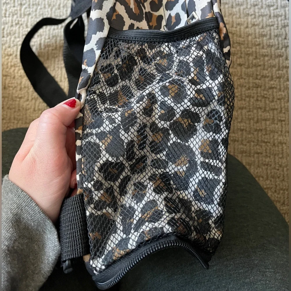 Foldable Leopard Print Backpack - Picture 4 of 6